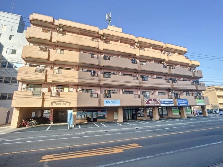 サンコービル518号室の居間