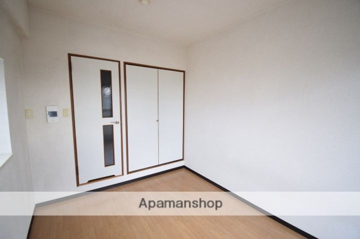 広島県安芸郡海田町南堀川町の賃貸マンションの居間