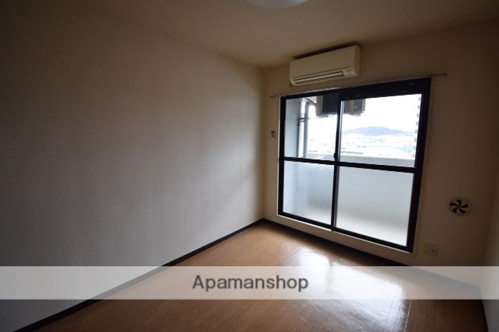 広島県安芸郡海田町南堀川町の賃貸マンションの居間