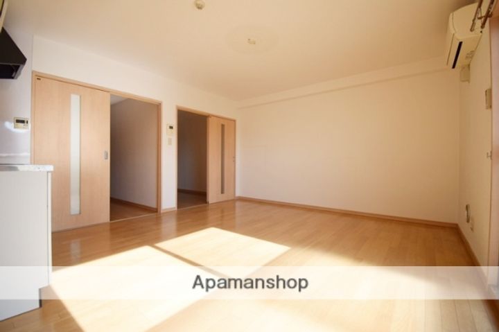 ローズ健正の居間