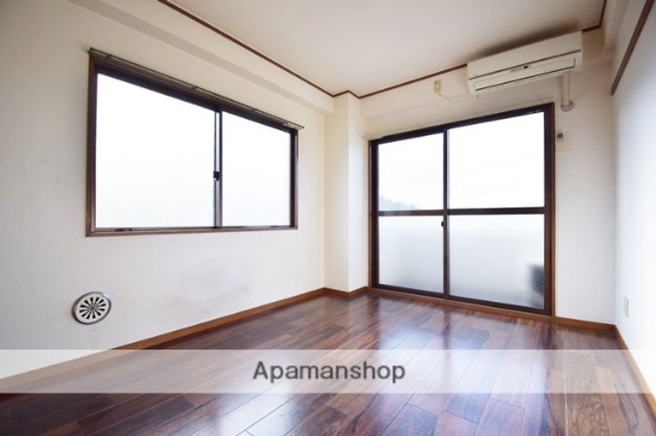 プリマヴェール矢野の居間