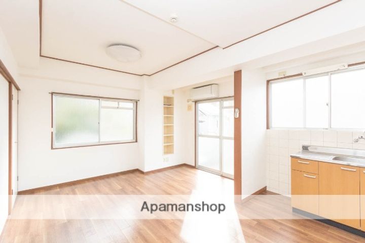 天神マンションの居間