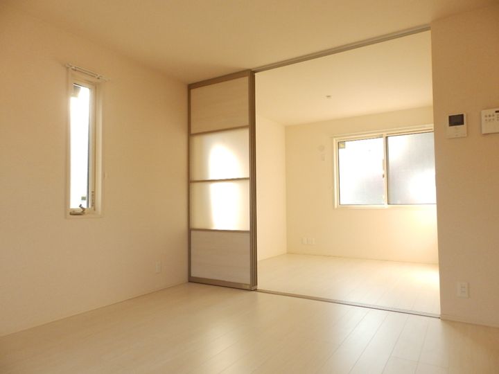 ホワイトリリーの居間