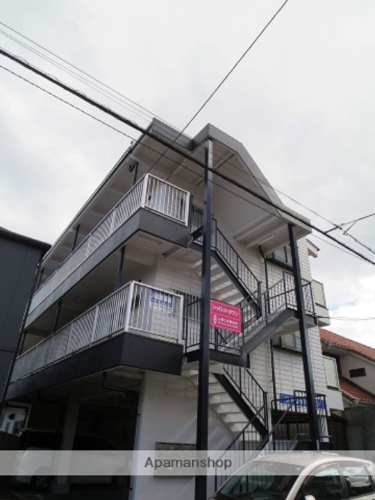 広島県大竹市本町1丁目の賃貸アパートの外観