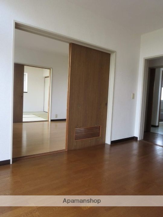 シティエース89の居間