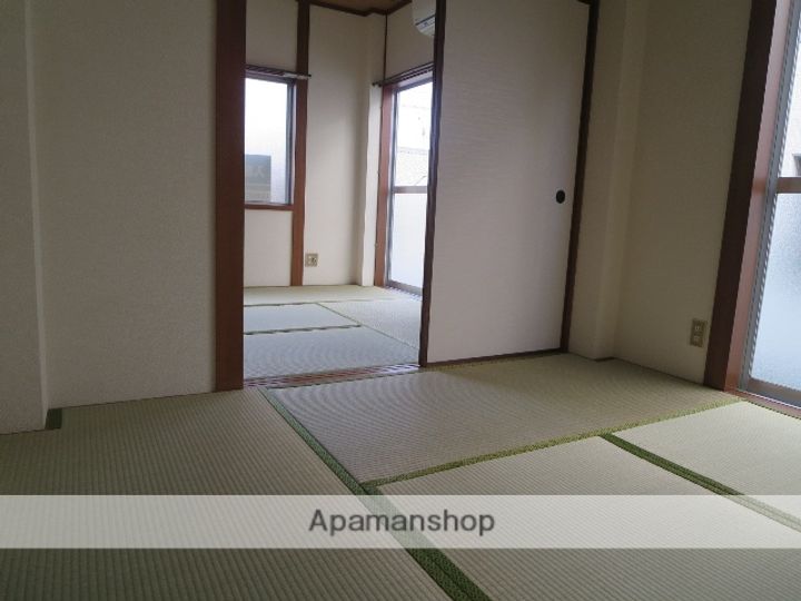 米田ハイツ102の居間