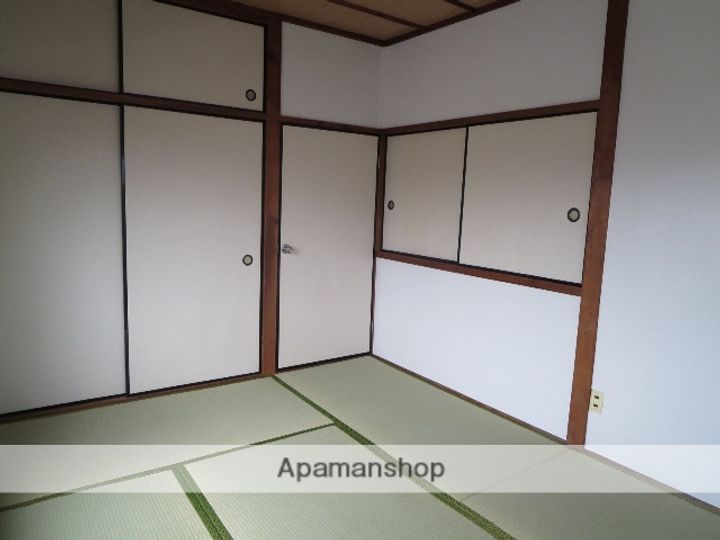 新本住宅の居間