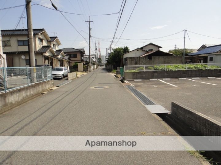 ウイングAの周辺