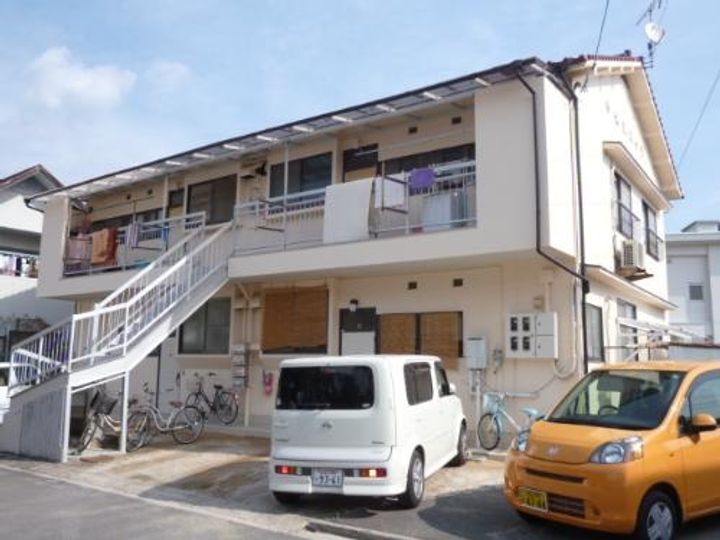 宇佐川ハイツの外観