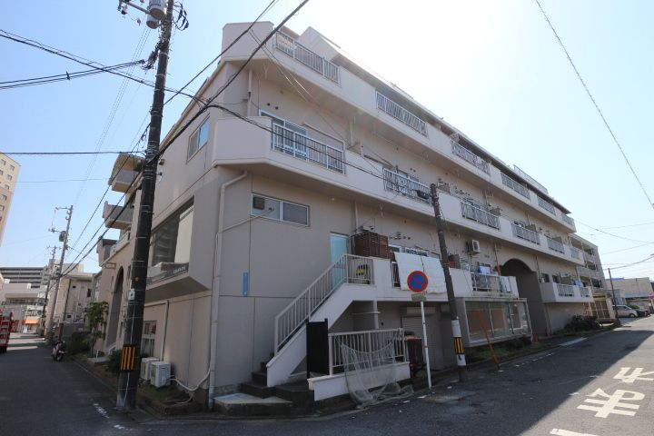 レジデンス麻里布の外観