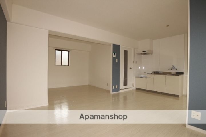 山口県岩国市麻里布町4丁目の賃貸マンション301の居間