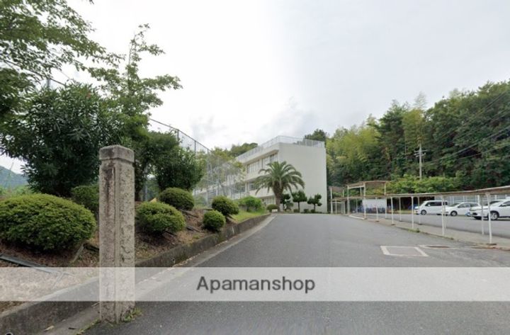 メゾン山崎の周辺