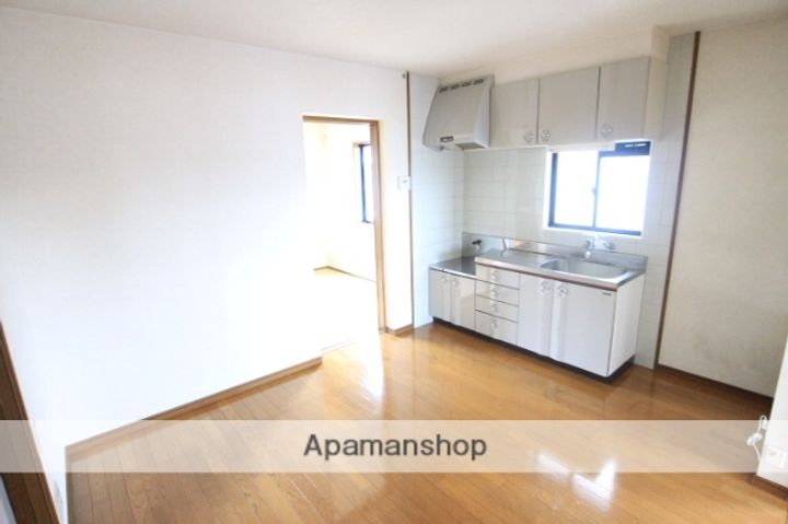 ファミール三笠の居間