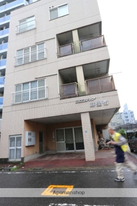 フロンティア麻里布の外観