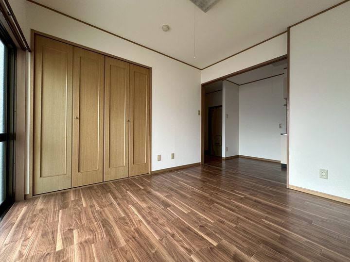 山口県岩国市麻里布町1丁目の賃貸マンションの内装