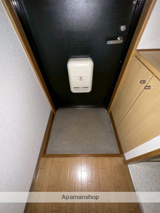 ラブリー三笠A棟の玄関