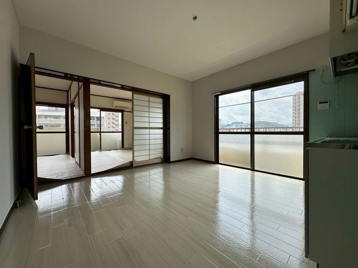 山口県岩国市麻里布町4丁目の賃貸マンションの内装