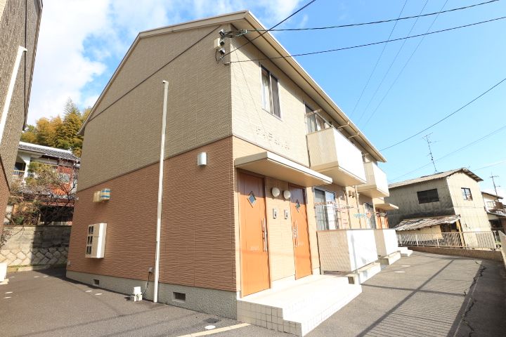 ヴィラ泉・東の外観