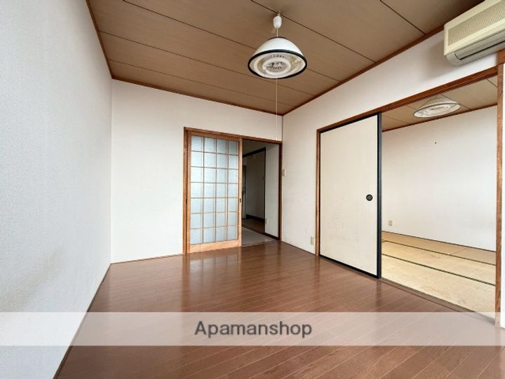 ラフォーレの居間