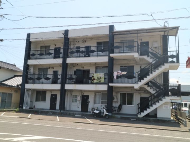 寿マンションの外観