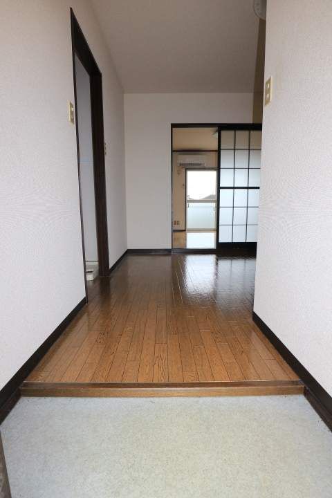 セフィラ川下の玄関