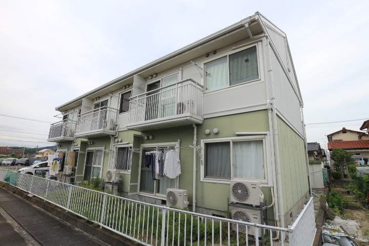 セフィラ川下の外観