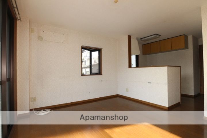 グランデージ今津の居間