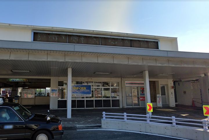 アヴニール ヌーヴォーの周辺