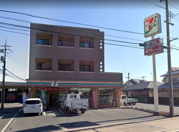 アヴニール ヌーヴォーの周辺