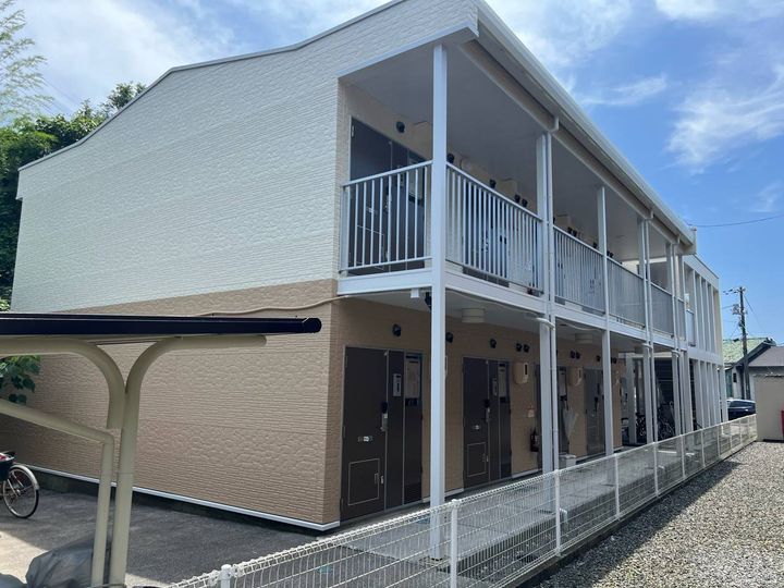 レオパレスプレミール山根205の外観