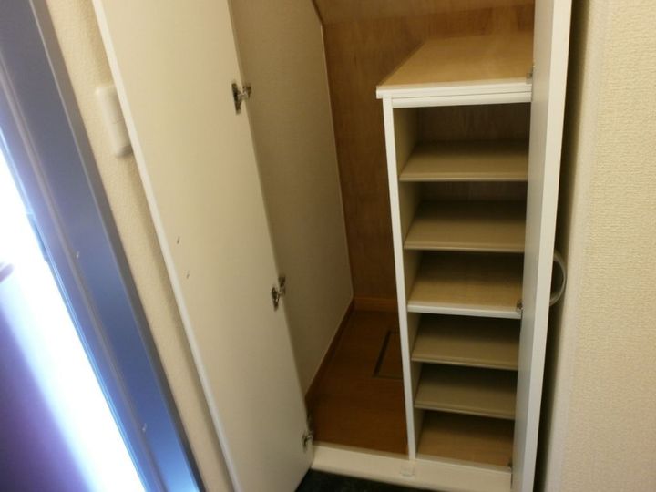 レオパレス和央103の玄関