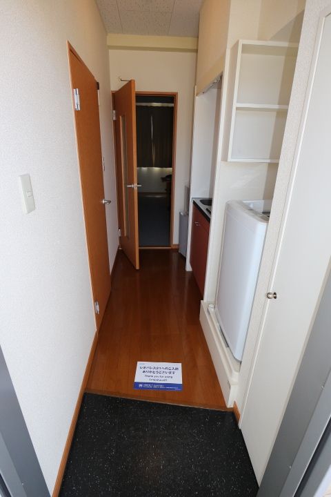 レオパレス装束107の玄関