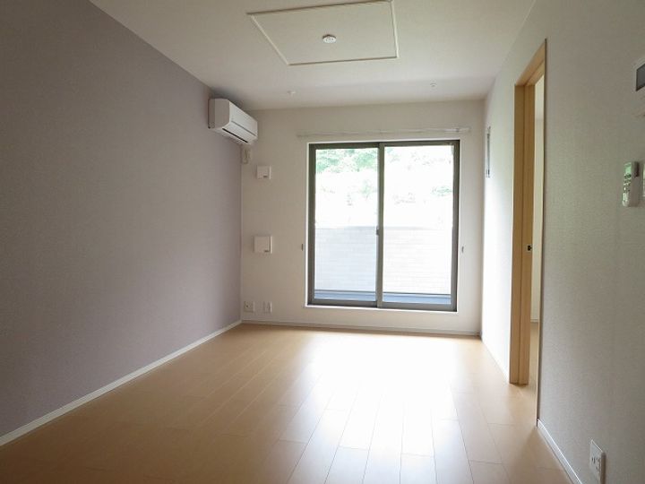 サン・ボヌール ヤナイ Aの居間