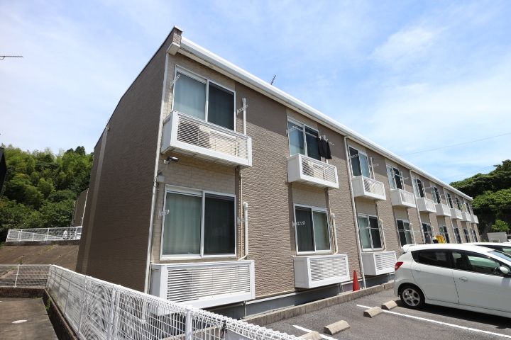 レオパレスロータスヒルズ1番館207の外観