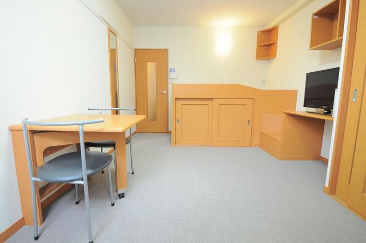 レオパレスボムール203の居間