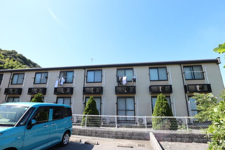 レオパレスボムール203の外観