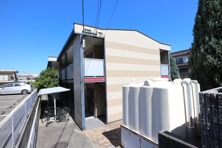 レオパレスボムール203の外観