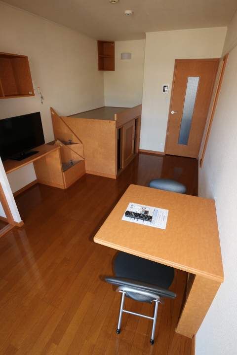 レオパレス衣舞109の居間