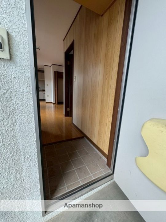 南トミアパート201の玄関