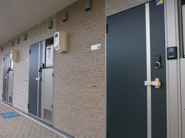 クレイノリシェシールⅡ101の玄関