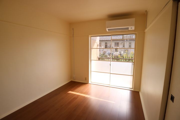 ヴィラナリー柳井306の居間