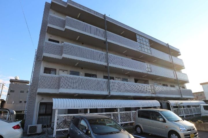 ガーデンパレス山手の外観