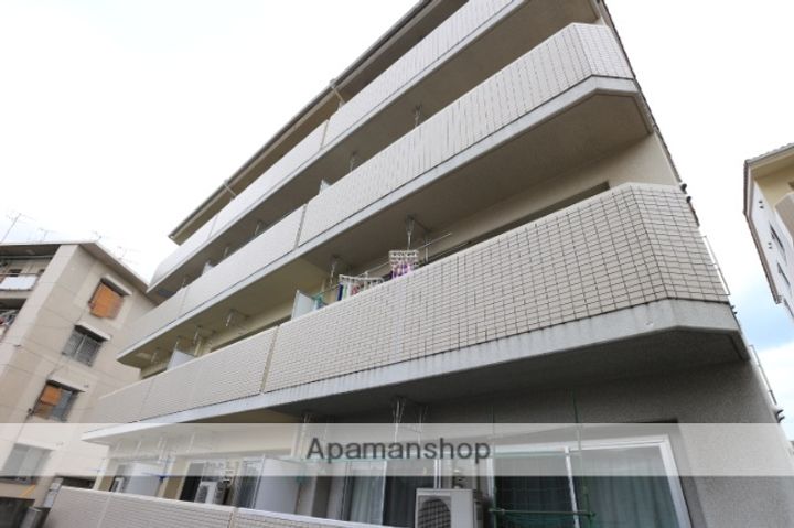 ラブリー三笠A棟の外観