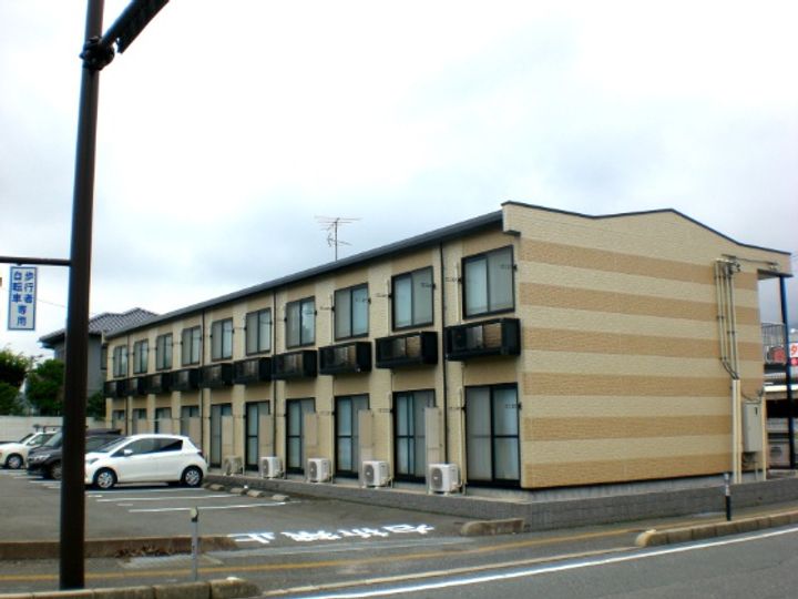 レオパレスフローレンスの外観