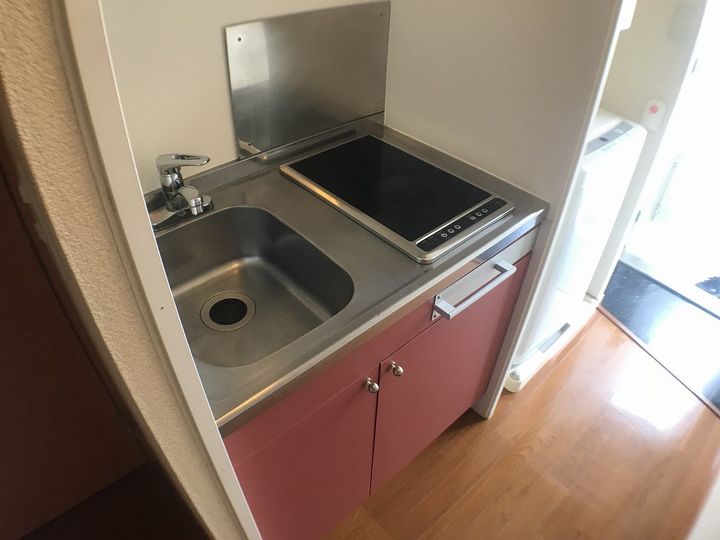 レオパレスカルム205のキッチン