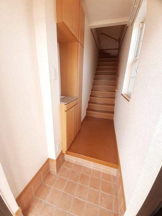 リリーベル Aの玄関