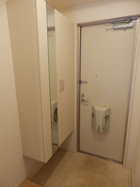 ゴールドクエストB棟の玄関