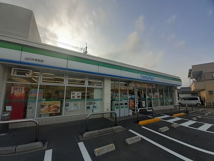 ミル・レーヴの周辺