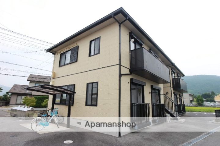 シャルマンラフォーレ A棟の外観