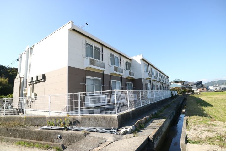 レオパレス西浦106の外観